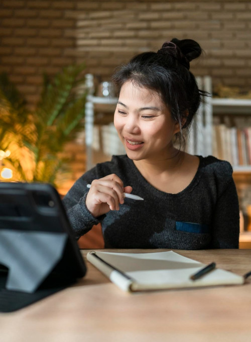 a student preparing for the TOEIC exam at Modulo